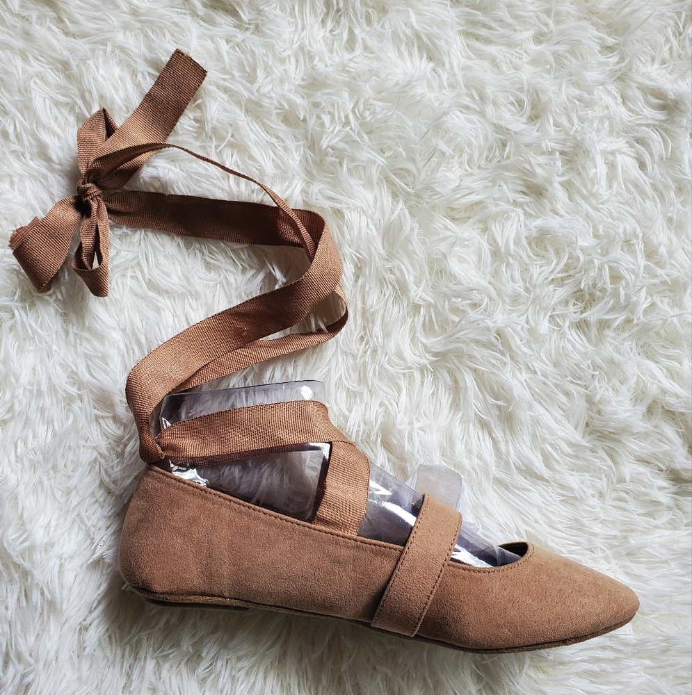 NIB Bamboo Cantel Tan Ballet Flat Shoes Ribbon Lace Tie Ankle Shoes Size 6.5
